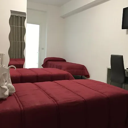 Tiburtina Royal Πανσιόν